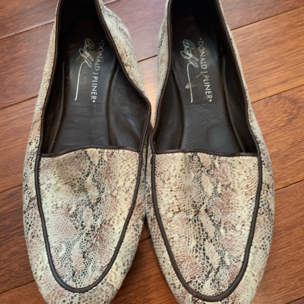 Donald J Pliner Loafers